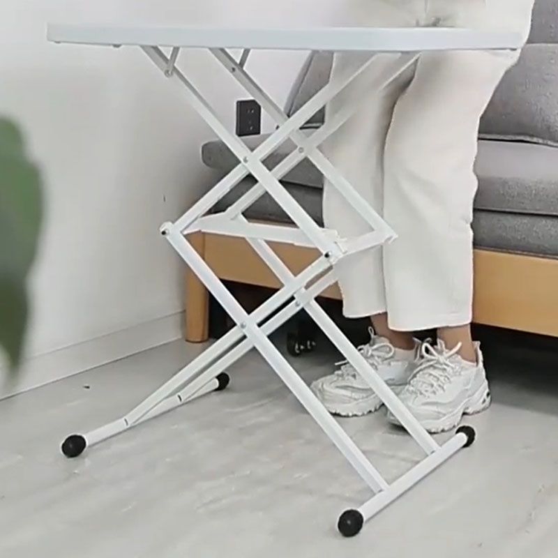 白い金属製の脚を持つ長方形の折りたたみ折りたたみ式オフィスデスク