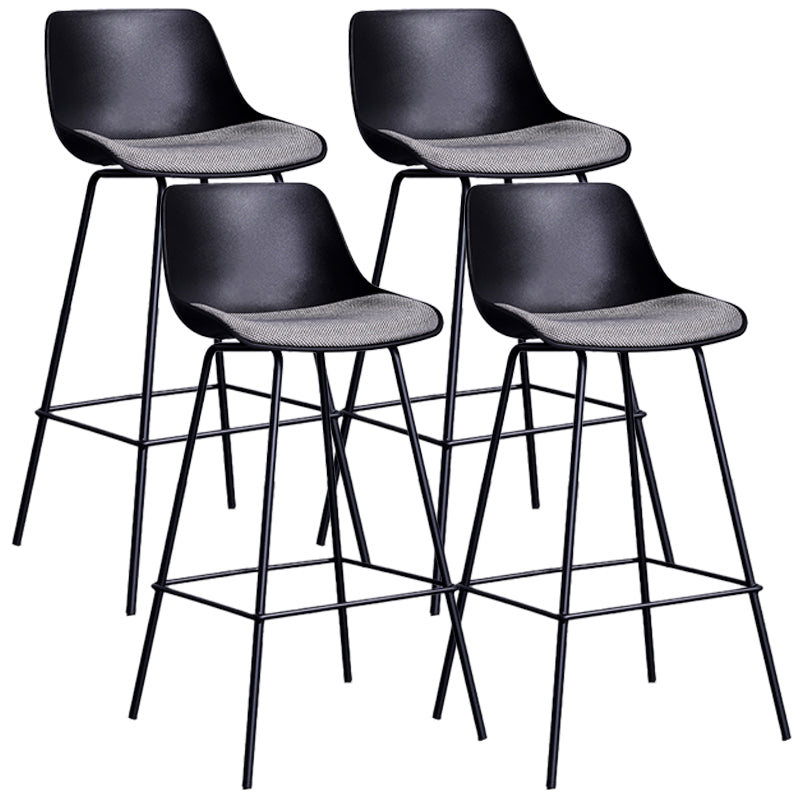 Industrial White Upholstered Barstool Black Indoor Tall Stool with Bucket Seat 4 Piece Set Clearhalo 'Bar Furniture' 'Bar Stools' 'bar_stools' 'furn' 'furn_bar_stools' 'furniture_bar_stools' 'Kitchen & Dining Furniture' 'kitchen&dining_furn' 'kitchen' 'kitchen_furn' Furniture' 4186647