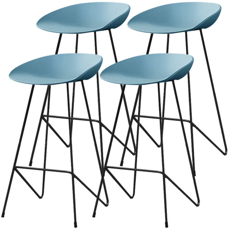 Industrial Style Bar-stool Sled Iron Legs PP Bucket Seat Barstool for Kitchen Bar Green 4 Piece Set Clearhalo 'Bar Furniture' 'Bar Stools' 'bar_stools' 'furn' 'furn_bar_stools' 'furniture_bar_stools' 'Kitchen & Dining Furniture' 'kitchen&dining_furn' 'kitchen' 'kitchen_furn' Furniture' 4462805