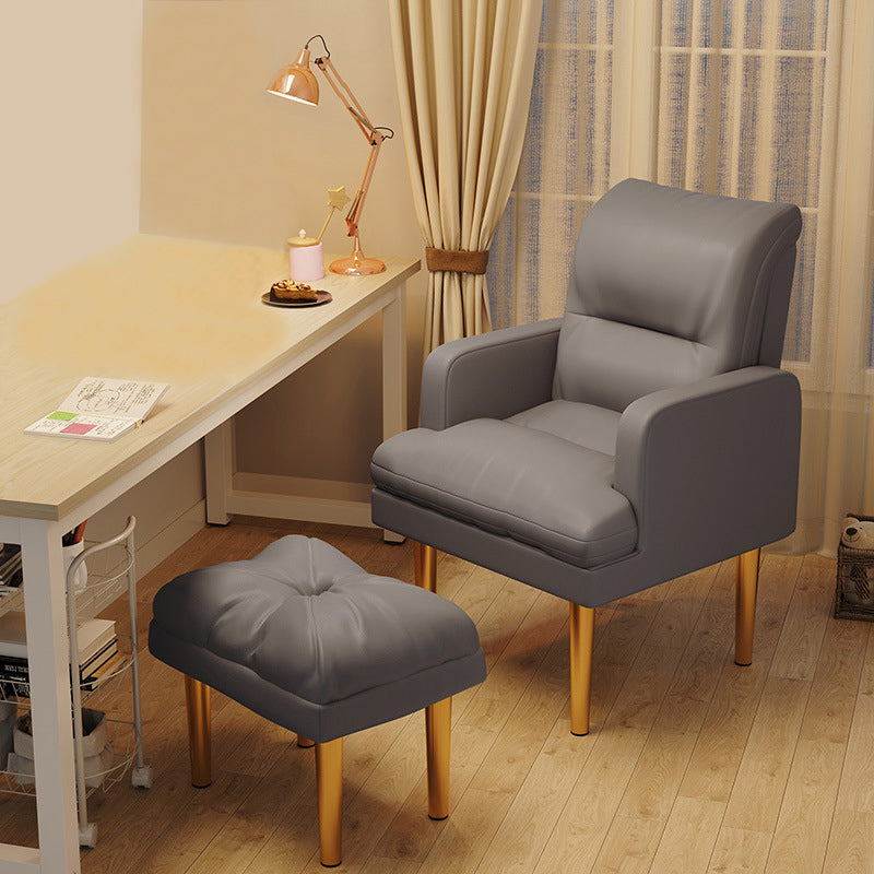 Chaise en cuir fausse 25,9 "L x 25,9" W x 37,4 "H Armes incluses pour salon pour le salon