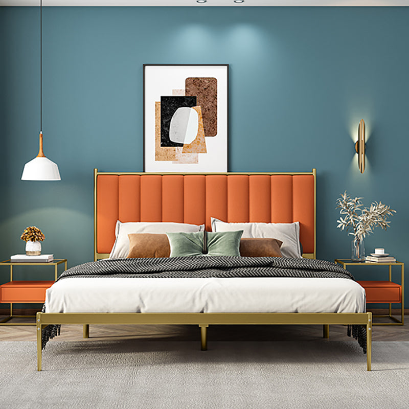 Lit standard de tête de lit de panneau glam avec les jambes en métal et le cadre en fer, matelas non inclus