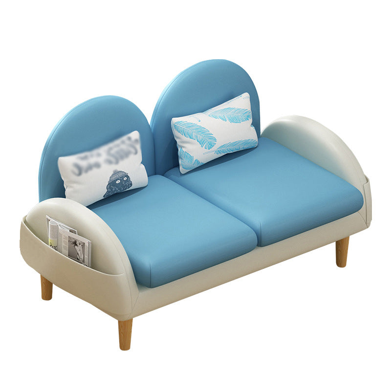 Divano retro con cuscino in pelle finta con spazio per soggiorno e appartamento