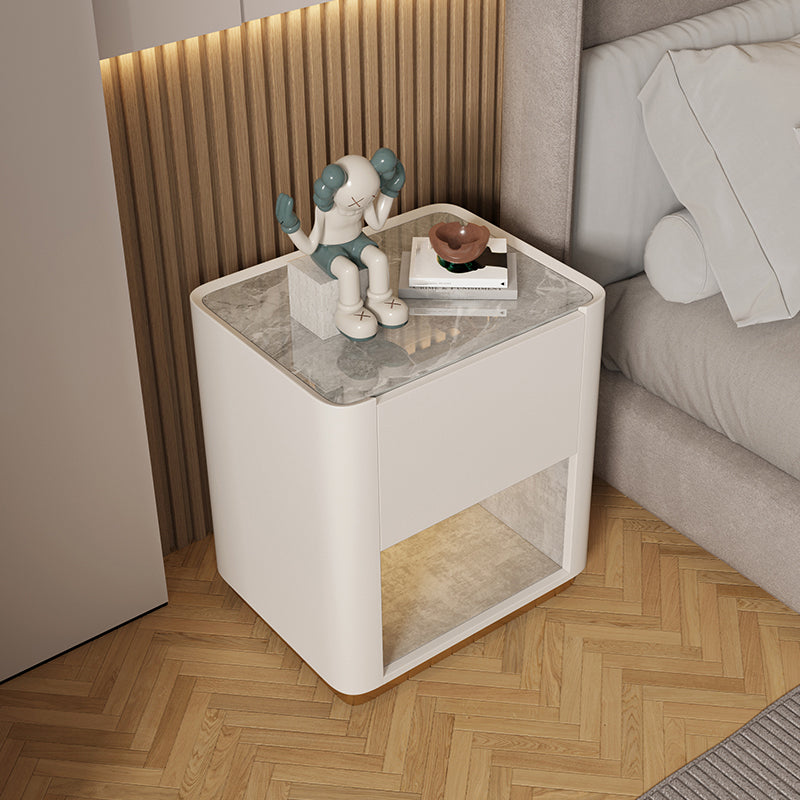 Moderna de madera maciza y cajón nocturno de pizarra.