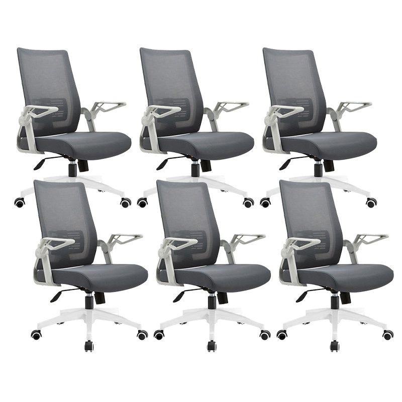 Sedia conferenza moderna in nylon nero e sedia da ufficio a mezzogiorno