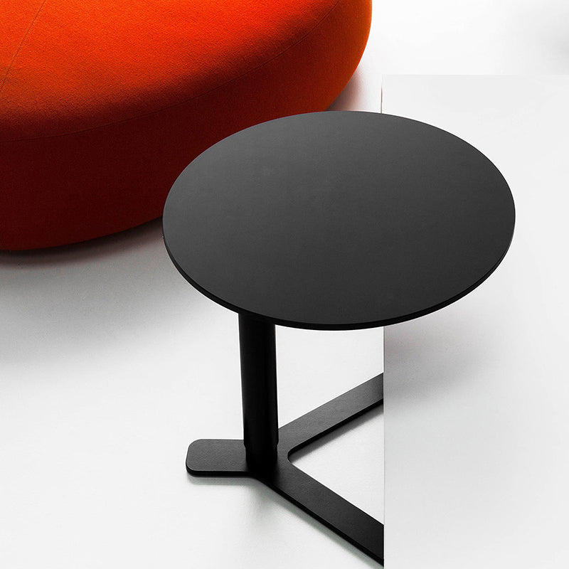 Table de fin de piédestal métallique du milieu du siècle