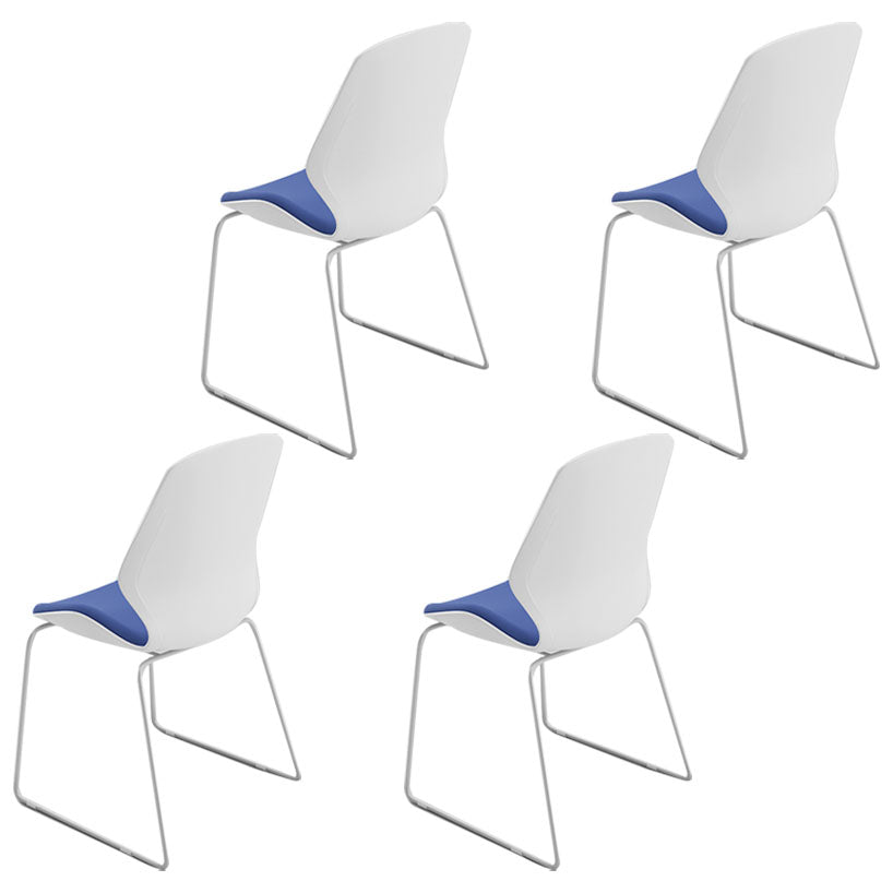 Silla de escritorio en el medio trasero con silla de oficina de plástico de cojín de esponja