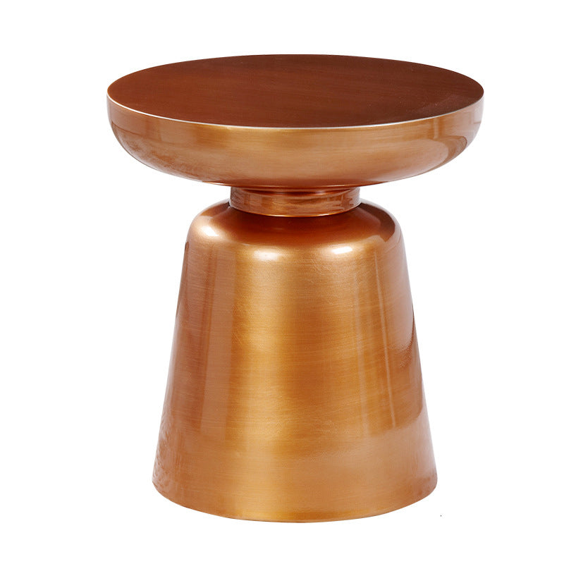 Sélection multicolore du matériau en métal moderne de la table de nuit ronde