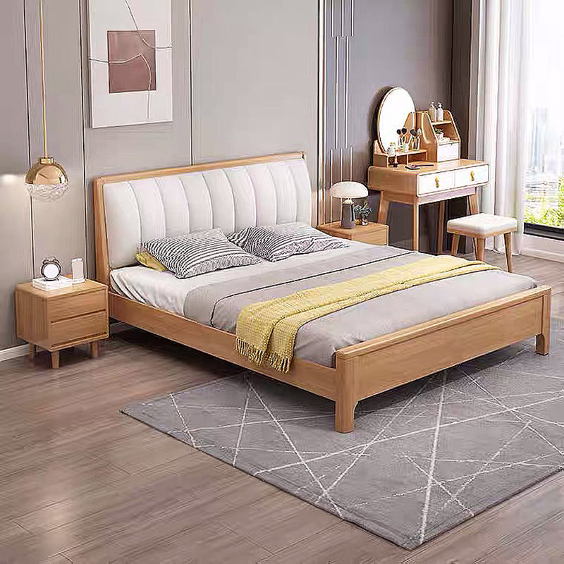 Letto standard di legno di pino scandinavo con testiera del pannello rettangolare