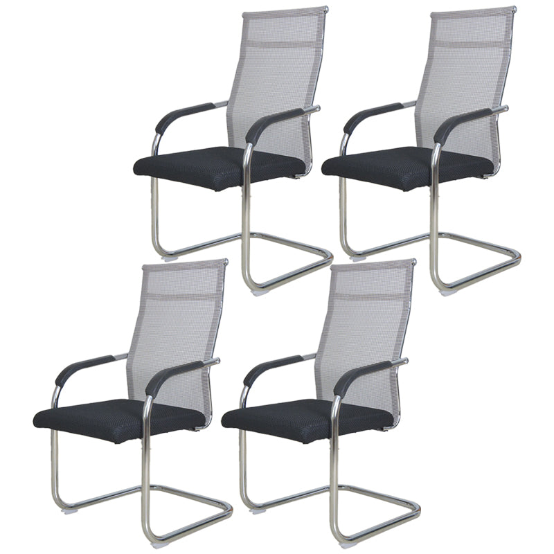 中間の背中とハイバックホームオフィスの椅子を備えたモダンなブラックスチールデスクチェア