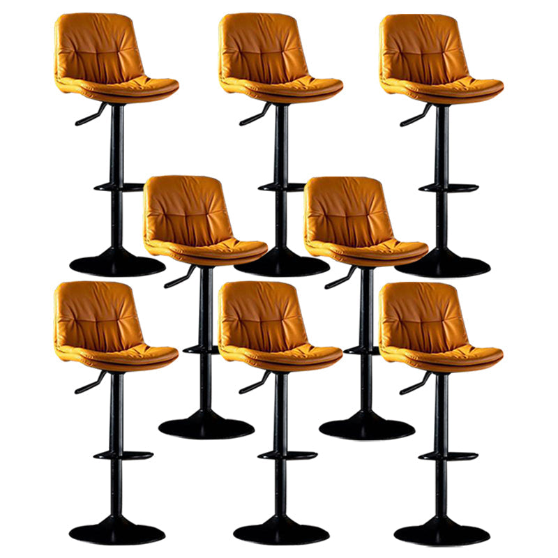 Sgabello moderno in fuorise fritta in fuoventà in metallo regolabile nella finitura opaca