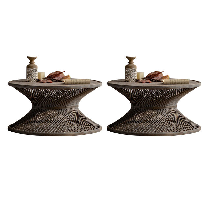 Table d'appoint de style country français avec base de cadre en bois massif vieilli rond