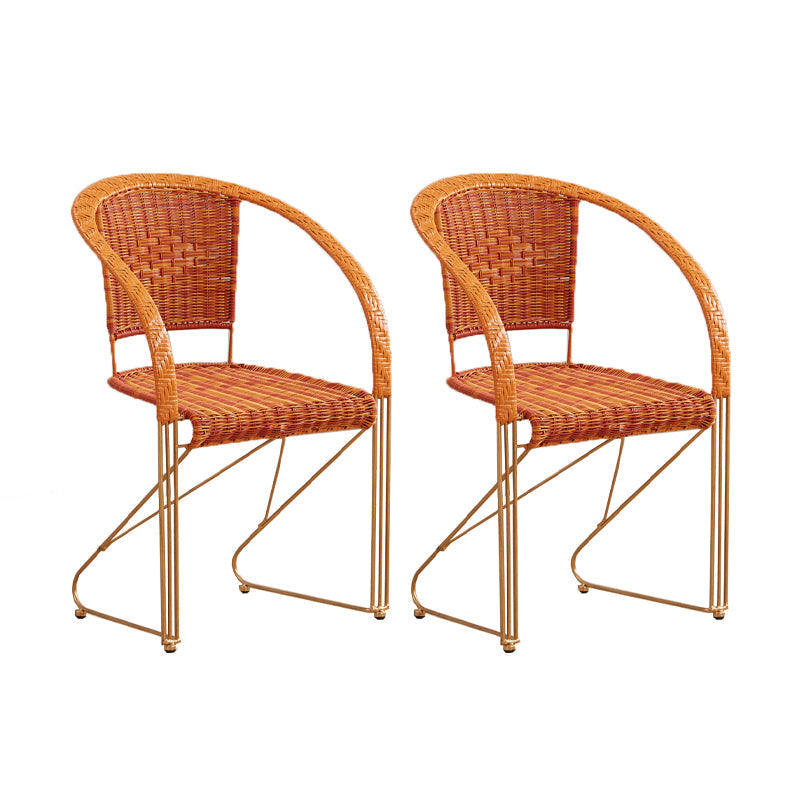 Les bras de style moderne du milieu du siècle comprenaient un fauteuil accent de traîneau arrière tissé