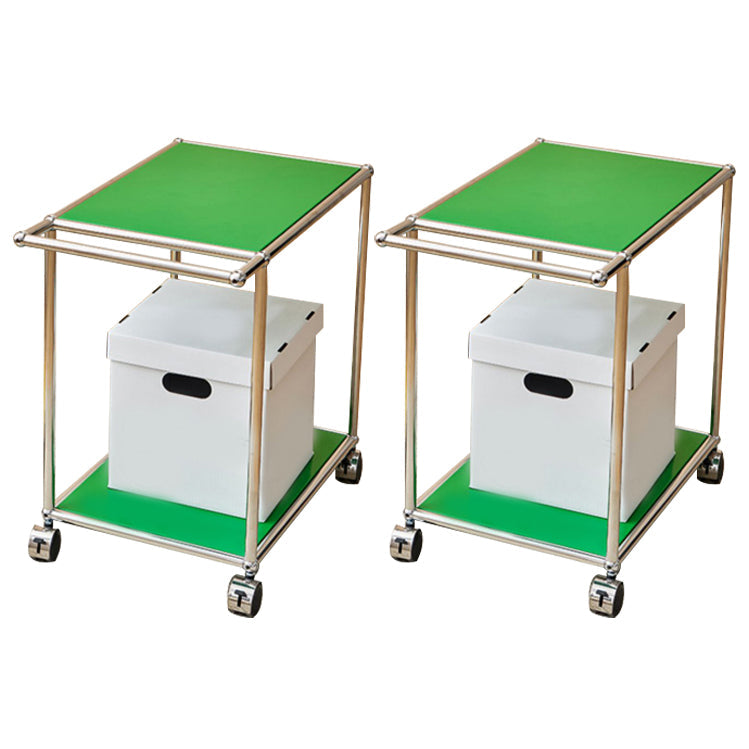 Tavolino in metallo rettangolare in stile moderno medievale con design di base delle ruote