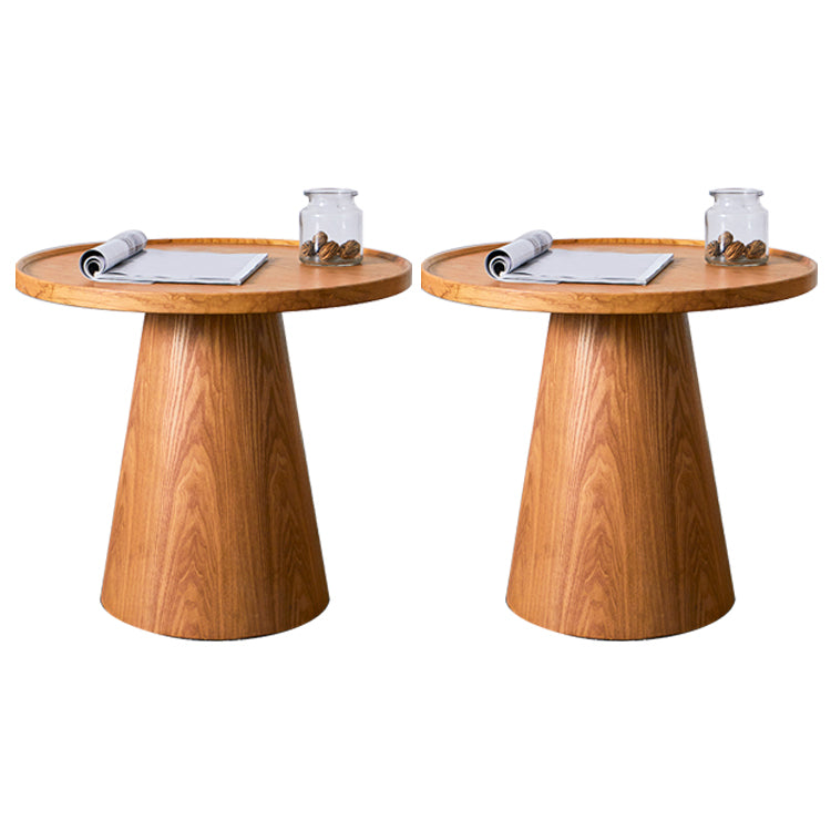 Tavolino laterale in stile contemporaneo.