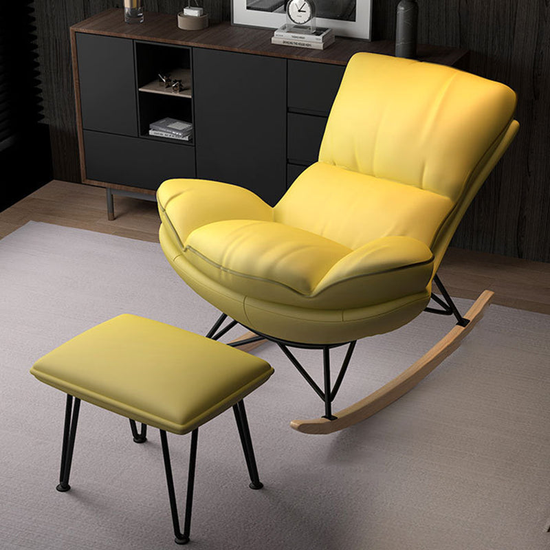 モダンな房状のクッショングライダースピンドルチャイルドグライダーとオスマン帝国