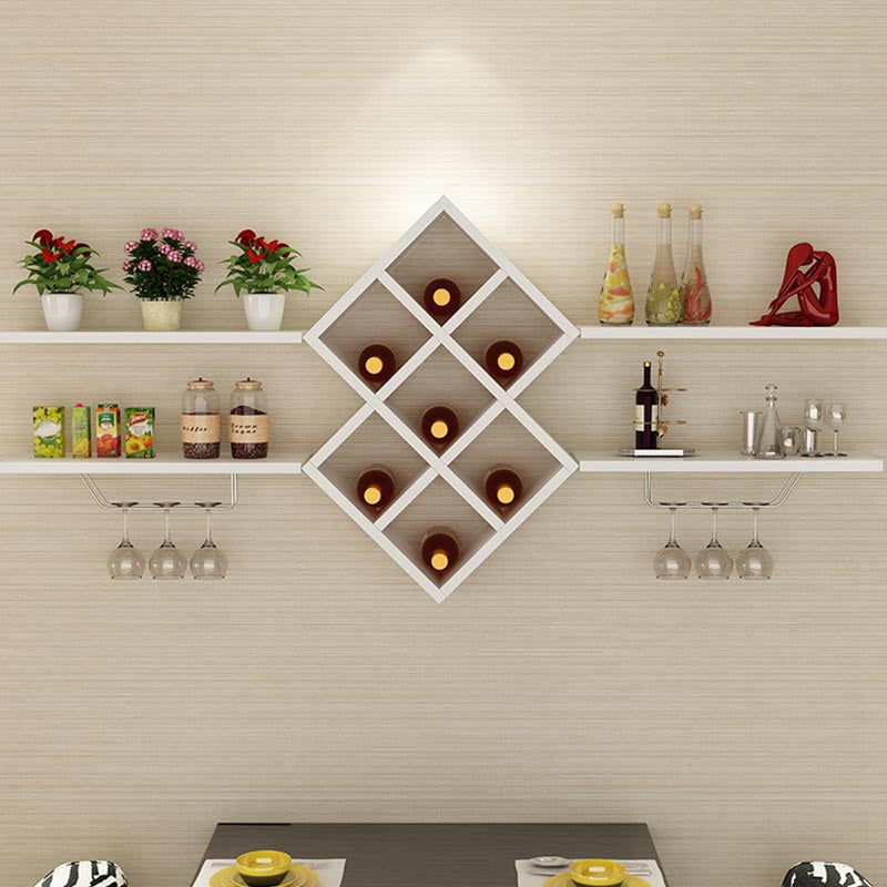 Bottiglia di vino in legno e vetro a portata di vetro.