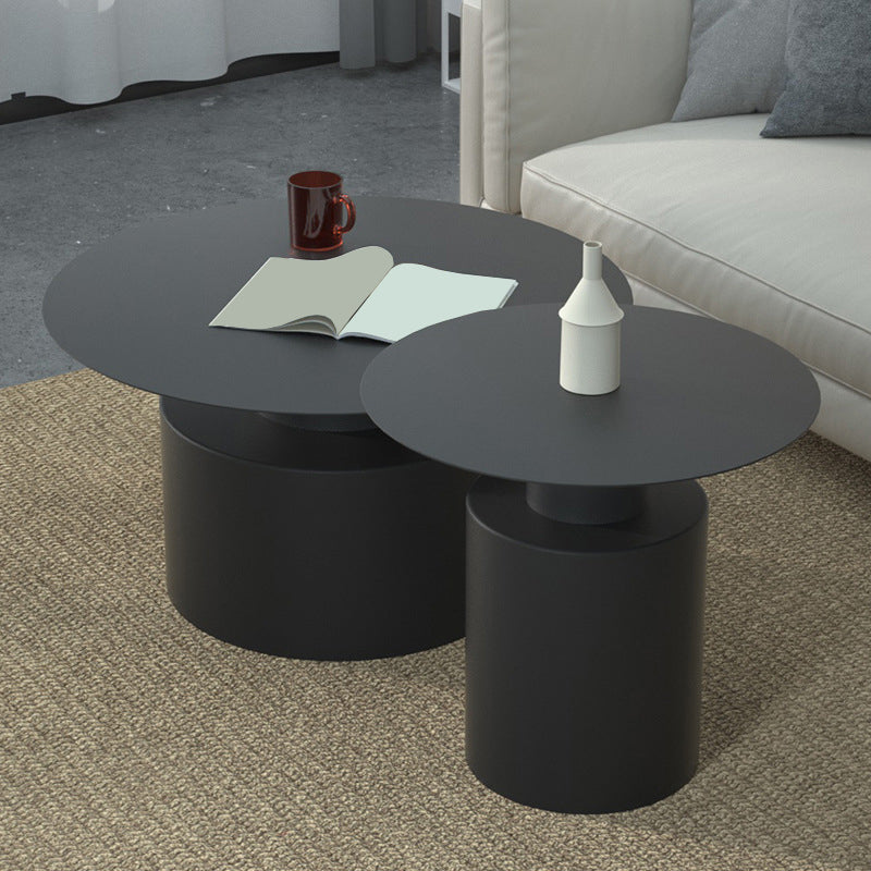 Tavolino moderno in metallo a base di piedistallo rotondo in metallo.