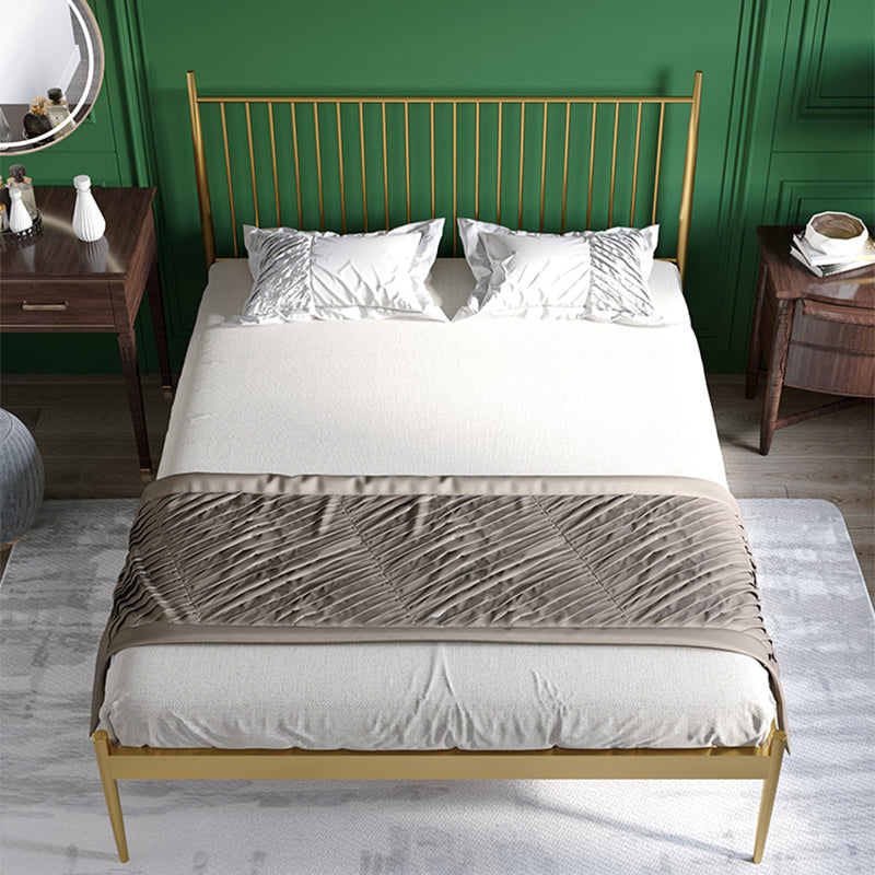 Cama de marco abierto glamoroso con cabecera rectangular, cama estándar de metal