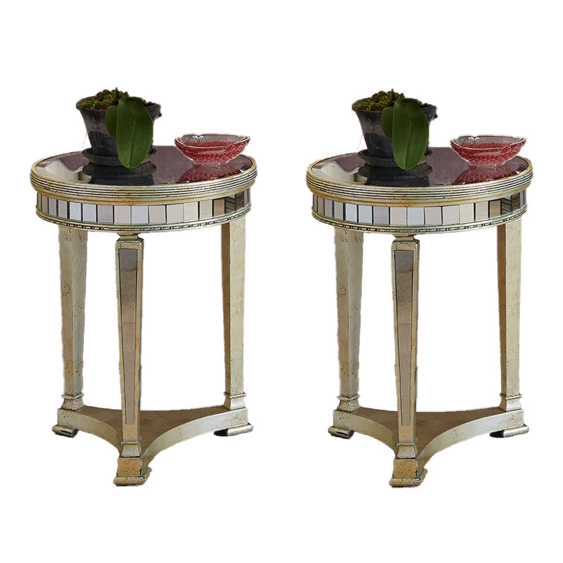 Mesa lateral superior de vidrio redondo de 23.6 "de altura Mada de 3 patas con estante