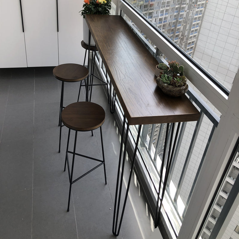 Tavolo da bar marrone in legno massiccio gambe nere e tavolo da bar di base in metallo