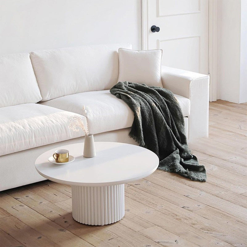 Tavolino rotondo contemporaneo con top in legno massiccio e base di piedistallo di ferro