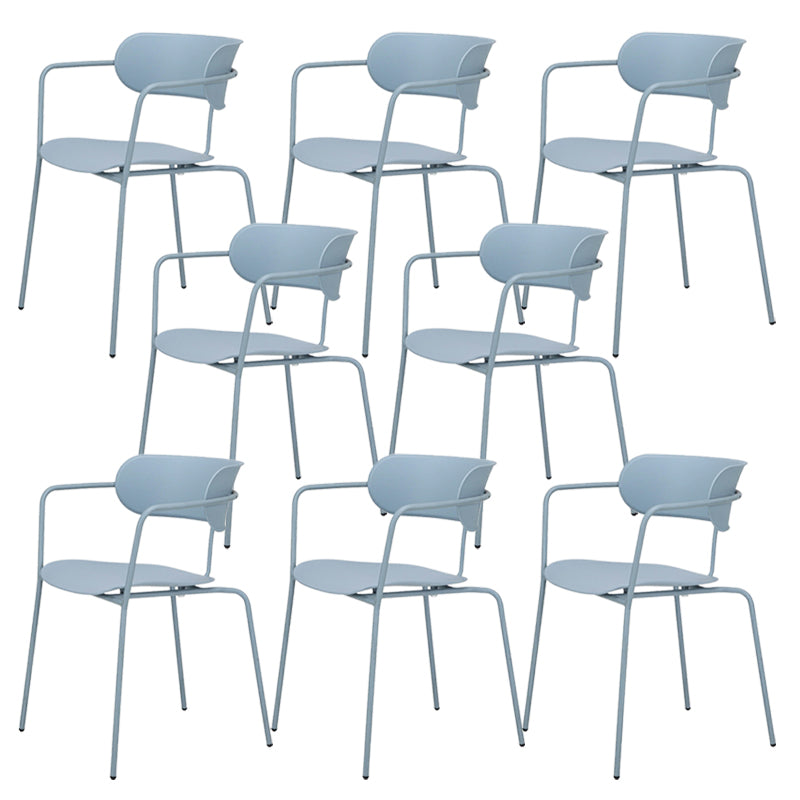 Eigentijdse stijl armstoel plastic open achterkant eetkamerstoel met metalen basis