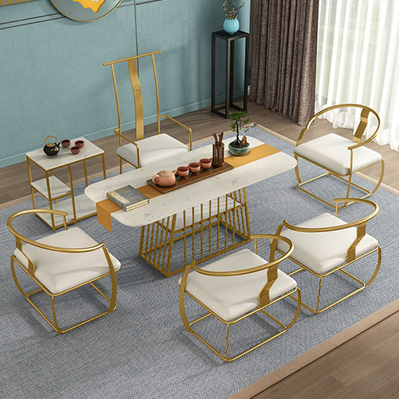 Table en métal et en pierre