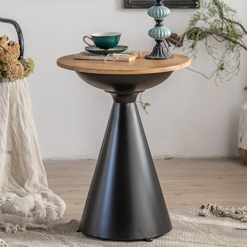 Tavolino in legno in legno rotondo tavolino da cocktail in ferro.