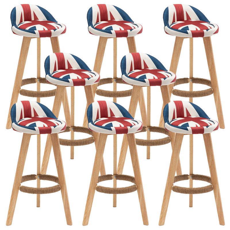 Sgabello da bar per bar in legno industriale.