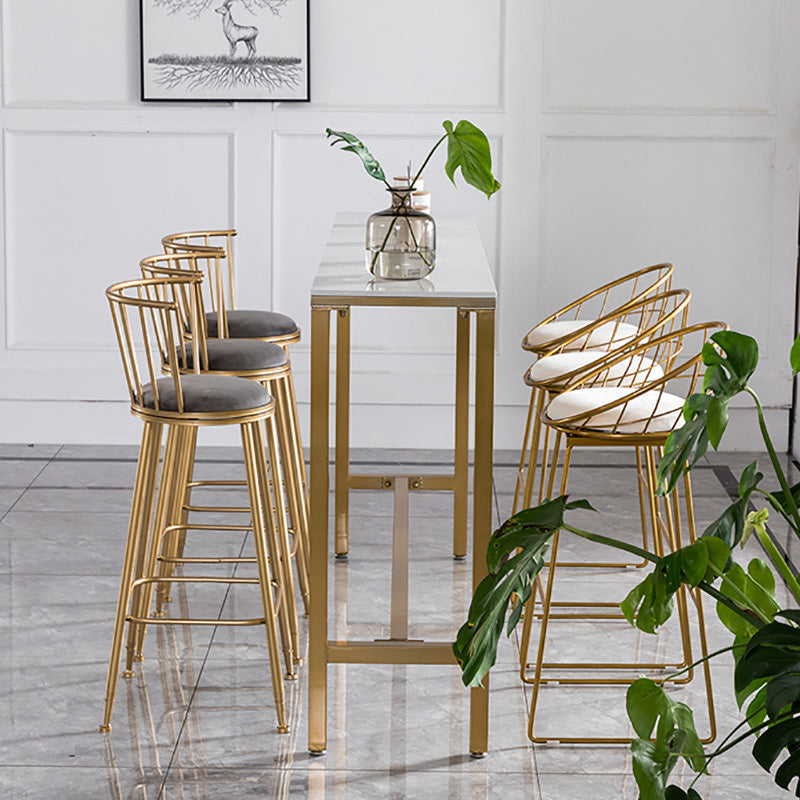 Mesa de barra moderna Mesa de pub top de mármol blanco con faux con base de oro