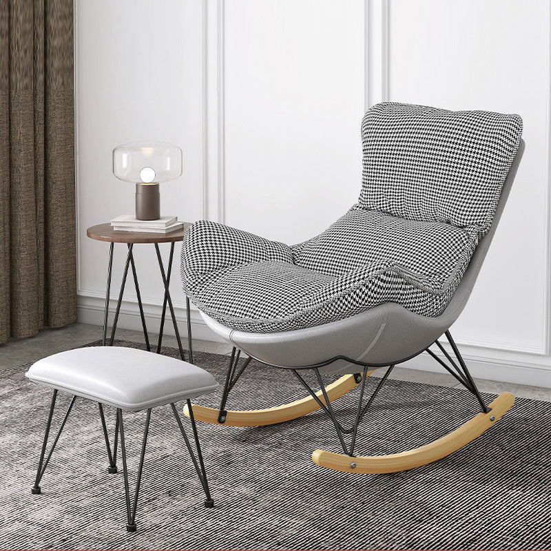 Modern Rocker Tapsted Cushions Cushions Wingback Glider con pierna oscura