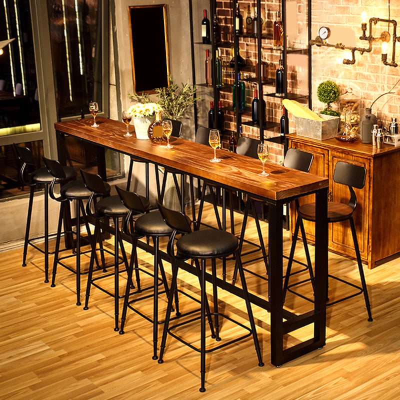 屋外用のモダンバーテーブルブラックアイアンソリッドウッドパブテーブル