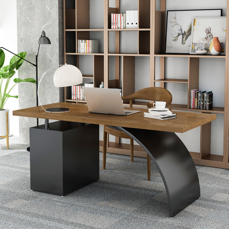Brauner und schwarzer Büroschreibtisch rechteckige hölzerne Schreibtisch Kiefer und Metall