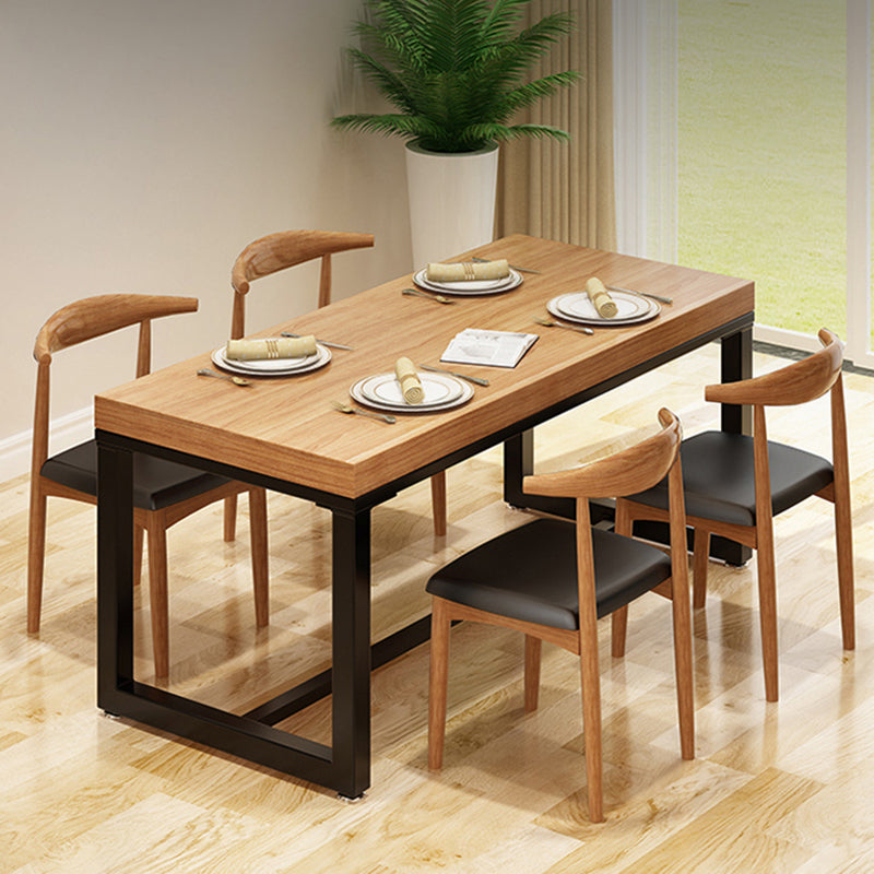 Rechteckiger Tisch aus massivem Kiefernholz, industrieller Esstisch mit schwarzem Gestell