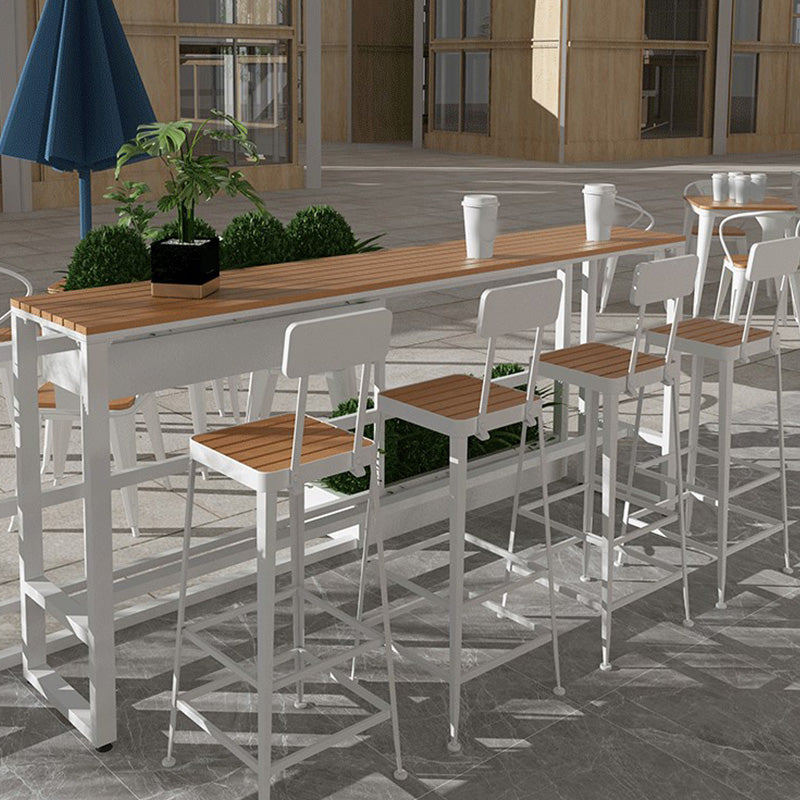 Mesa moderna de altura de la barra de metal y madera de la barra de bistro con base blanca