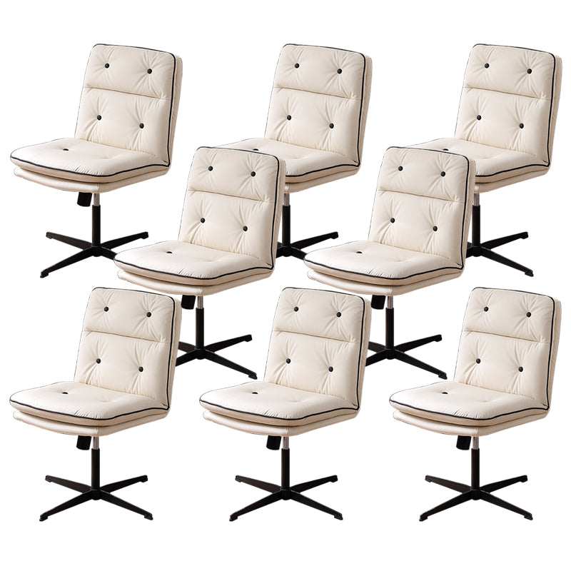 Sedia da ufficio trapuntato contemporaneo.