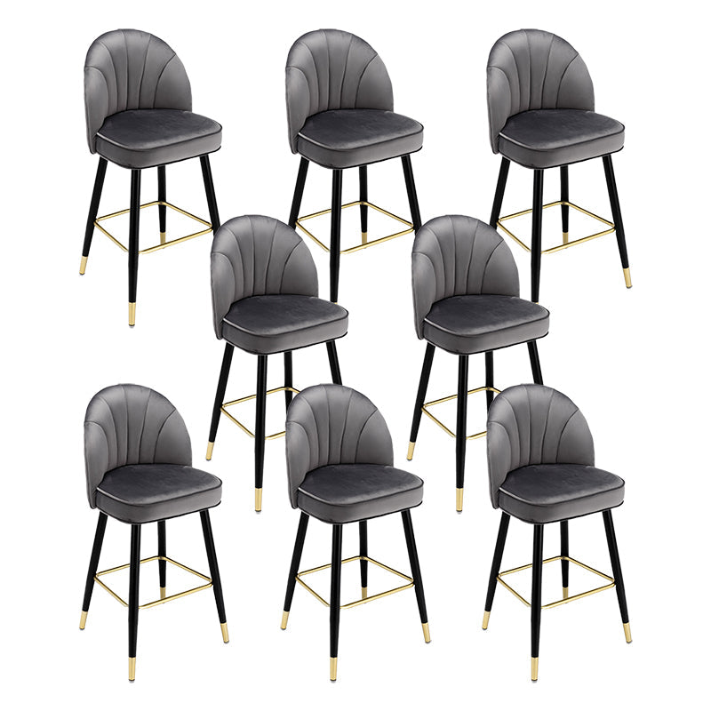 Sgabello da bar in ferro controporte moderno senza braccio.