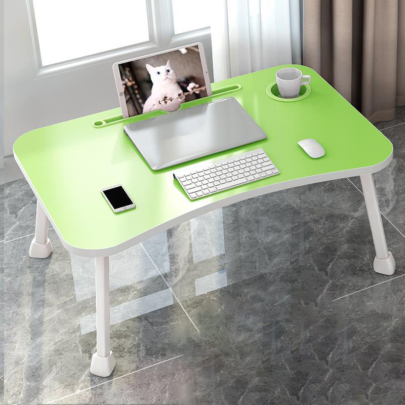 Bureau d'ordinateur portable en bois de fabrication moderne.