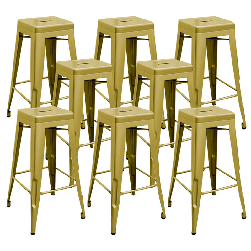 Industriële stapelbare rugleuning tegenstoel ijzeren barkruk met pedaal voor café