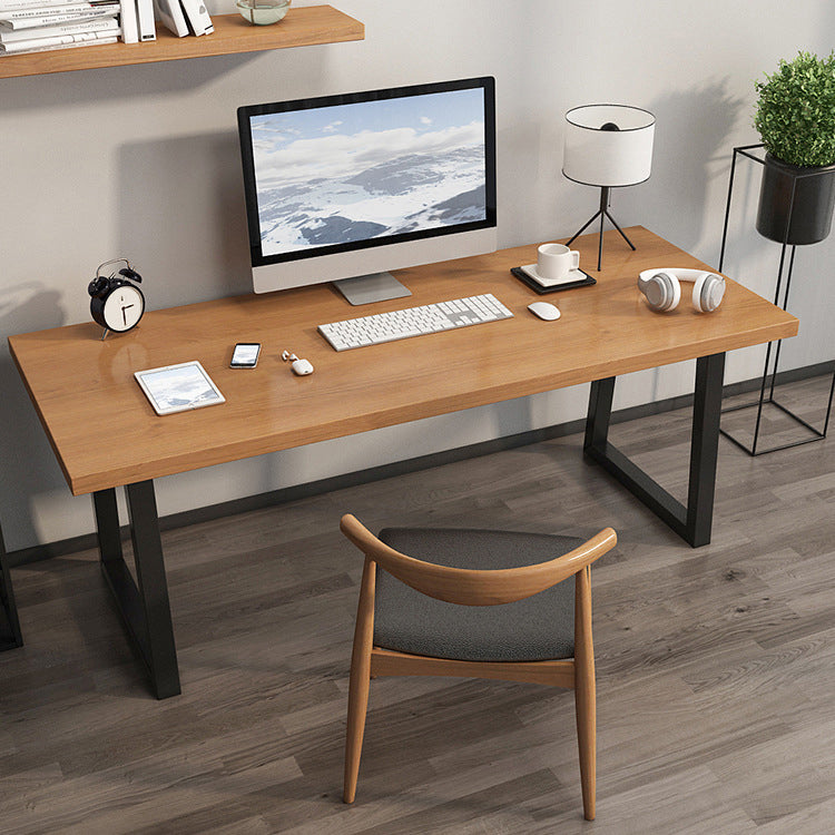 Bruin massief hout schrijfde bureau huis of kantoor industriële slee metalen poten kantoor bureau