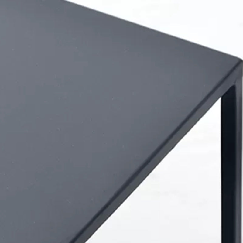 Tavolino da cocktail di ferro rettangolare con scaffale da 19,7 "tavolino in telaio in nero