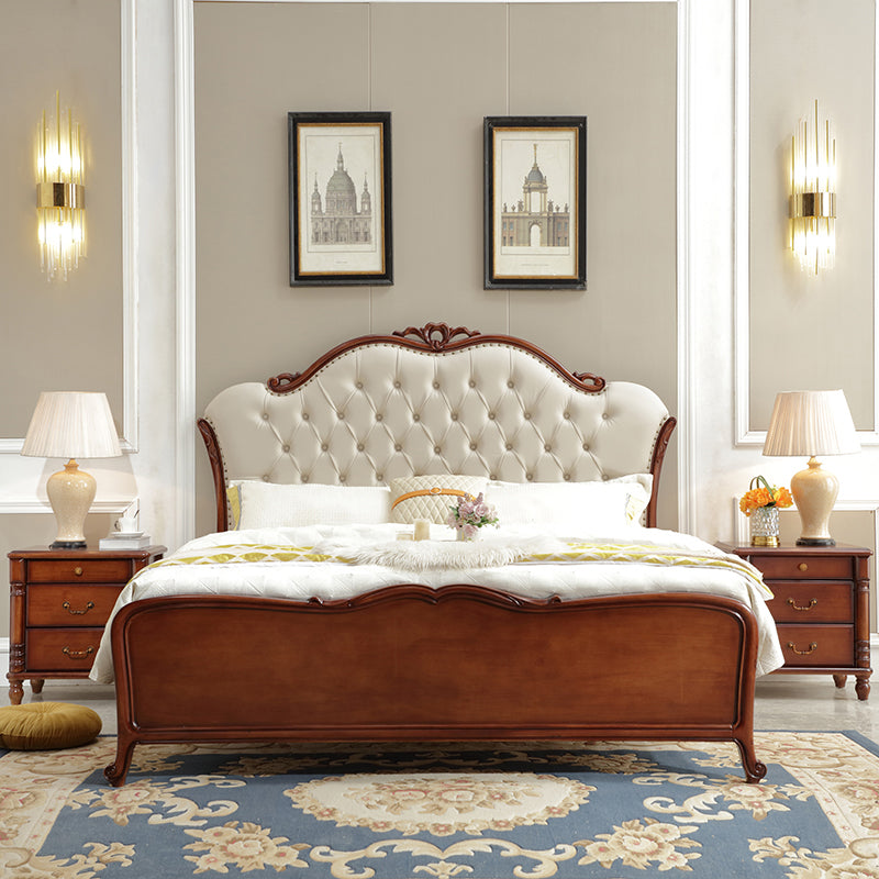 Piattaforma piena di piattaforma rivestite in vetrina in pelle con un chiodo pieno letto trapuntato