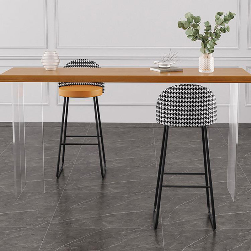 Table de la hauteur du bar à rectangle marron