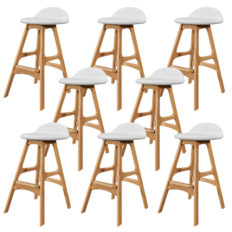 Tabourets de bar industriels avec tabourets en faux tabouret