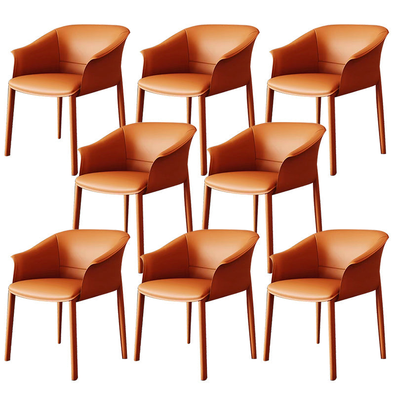 Chaise de bras de style moderne en métal.