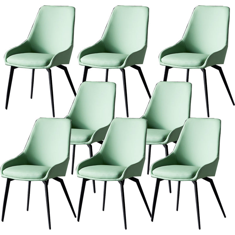 Silla de comedor de cuero moderno de cuero parsons con patas negras