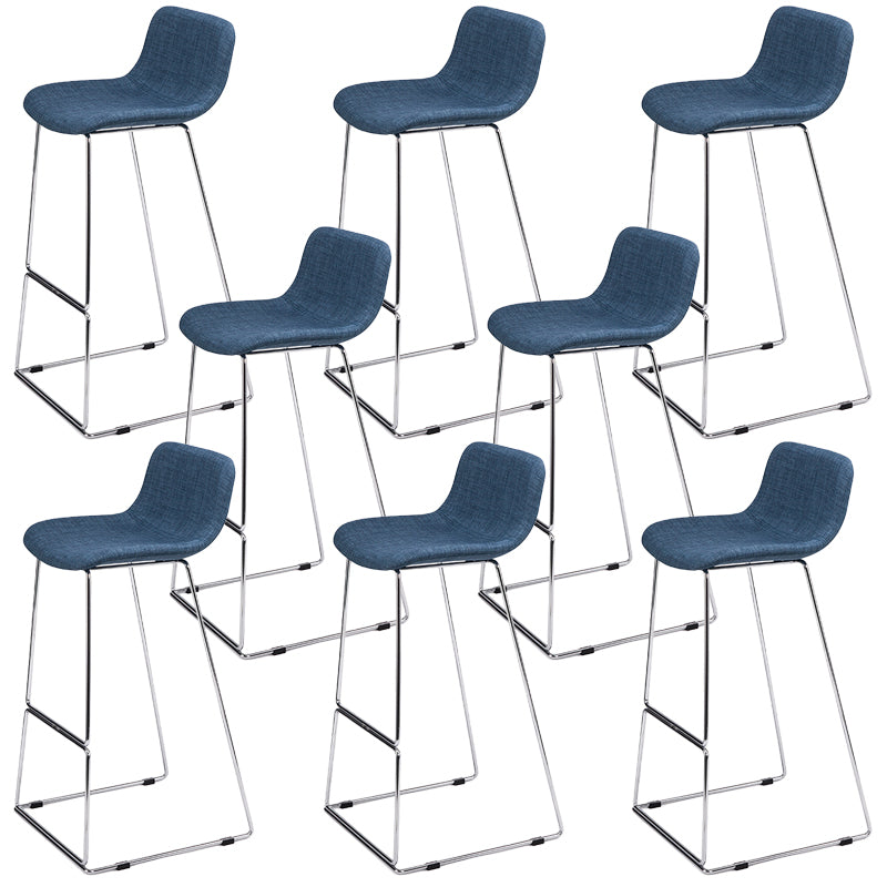 Tabourets de restauration en plastique contemporain tabourets de bar sans bras avec base en métal