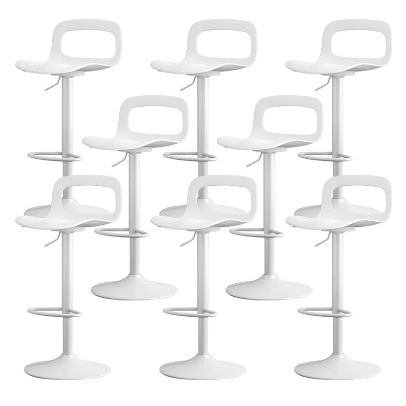 Sgabelli da bar industriali di altezza regolabile con base metallica