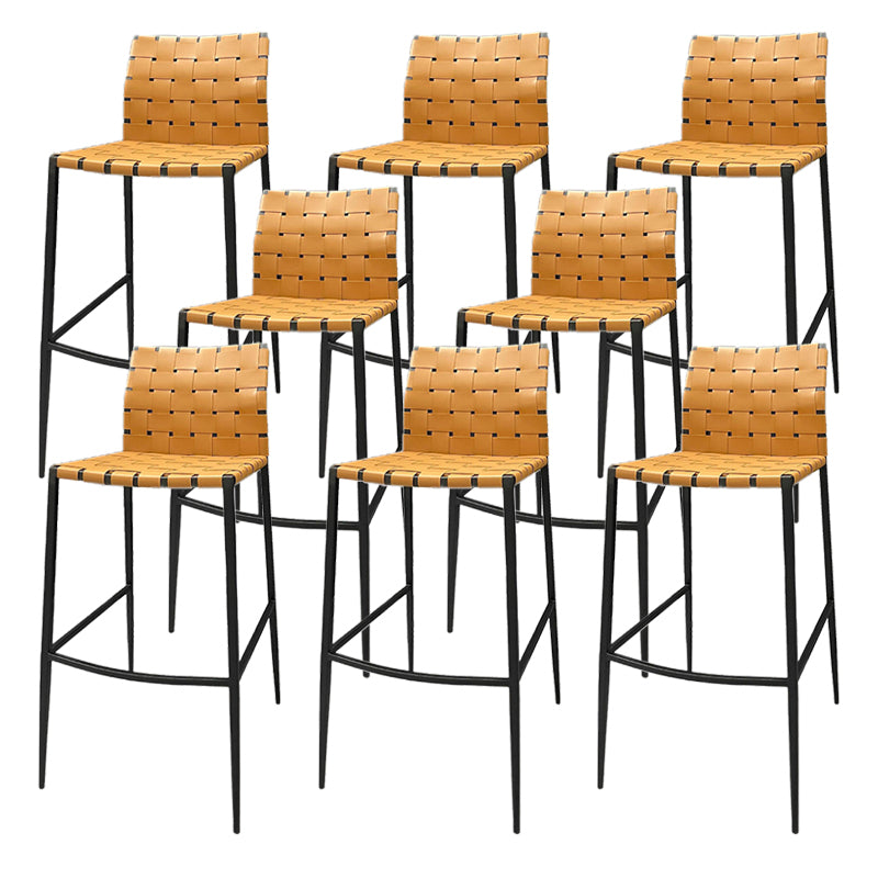 Sgabello da bar in pelle da bar senza sproolino in stile industriale con zampe metalliche