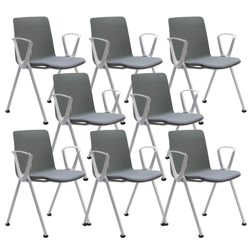 Eigentijdse vaste wapenconferentie stoel mesh stoeltaakstoel voor kantoor